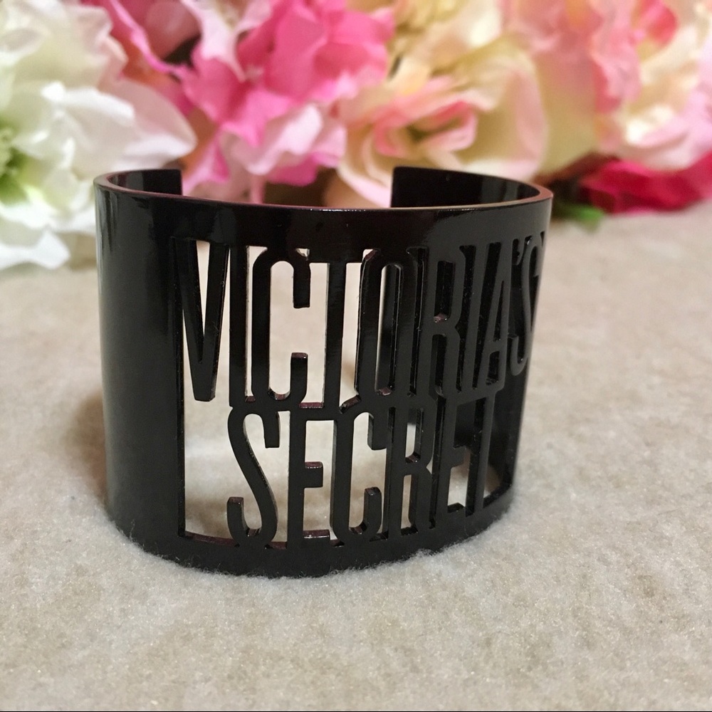 NWOT Limited Edition Victoria's Secret Cut Out Cuff Bracelet